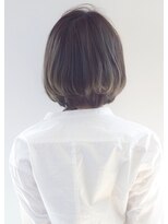 ザ シー 橋本(The C)&nbsp;バレイヤージュアッシュカラーツヤ感ノーブル前下がりショート