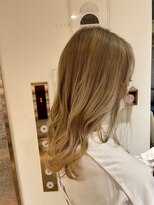 エクリ 麻布十番(equri)&nbsp;ブロンドベージュ　20代30代40代　ダブルカラー