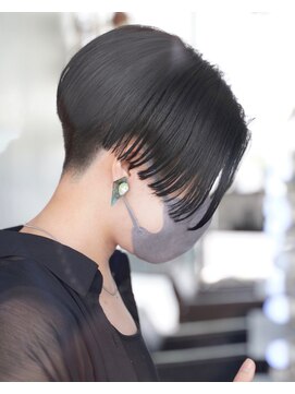 シャロン(SHARON) 【SHARON原宿】切りっぱなし黒髪ハンサムショート