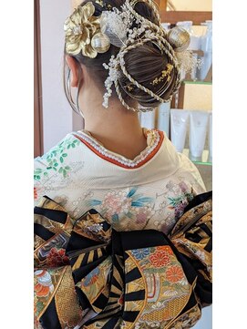 アズヘアー ラペ 三日市店(A'z hair LAPAIX) 成人式のお団子ヘア