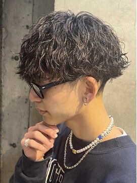 ウェイビーエフティフィフス 横浜西口(WAVEY ft.fifth) 波巻きスパイラルパーマツイストパーマツーブロックマッシュ