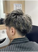 【王道】ツーブロアップバング×金メッシュ