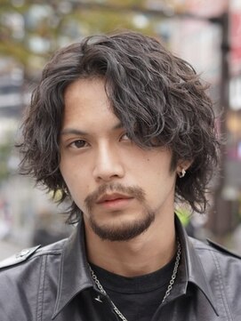フィフス トウキョウ (fifth TOKYO) 渋谷メンズマッシュウルフパーマ緩め波巻きスパイラルパーマ
