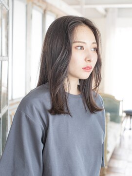 プラスワン(plus+one) 大人レイヤー/センターパートスタイル