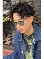 ケーエムシーセントラルルーツ(KMC Central Roots)&nbsp;フェード＆カット＆スパイラルパーマ