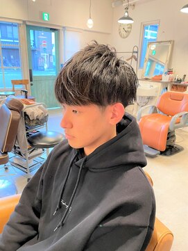 アンティコ(Antico) ツーブロックネープレスパーマ束感マッシュモテ髪ショート