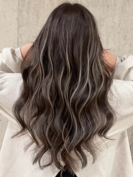 ヨロ 小岩(YOLO) ハイライトカラーミルクティーベージュケアブリーチダブルカラー