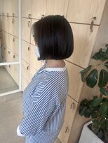 アドラーブル 万代店 (adorable)&nbsp;30代40代50代大人可愛い前下がり大人ボブ白髪ボカシハイライト