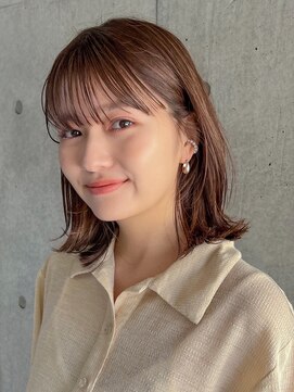 ガーデンヨコハマ(GARDEN YOKOHAMA) ミディアムレイヤーカットオリーブベージュワンカール外ハネ