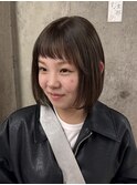 ボブ/暗髪/ブリーチ毛/グレージュ/オン眉/暗染め/前髪カット