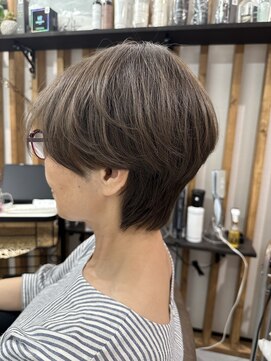 ビューティーガレージ カワゴエ(Beauty Garage Kawagoe) 韓国マッシュ×白髪ぼかし