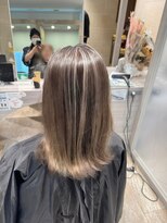 ブロッサム 保谷(Blossom)&nbsp;透明感ハイライト◎くびれミディ外ハネレイヤー20代30代