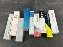 豊富なカラー剤を揃え、髪質や履歴、肌色に合わせて色味を細かく調整。