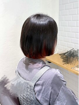 カーラ(Cara) ショートボブ × ブラッドオレンジ