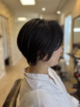 クオーラ(cuaura) 大人美シルエットショート×乾かすだけでまとまる上品ショート