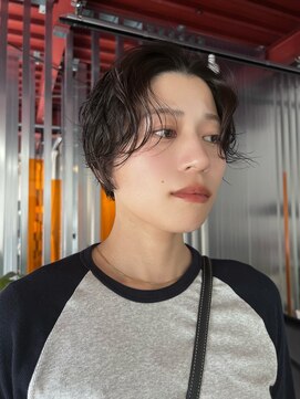 シロ(Shiro) 黒髪ニュアンスショート