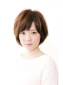 前髪&顔周りで小顔にみせる束感ショートヘア