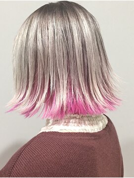 ヴィレッタ(VIRETTA) ホワイトシルバー×フラッシュピンク裾カラー