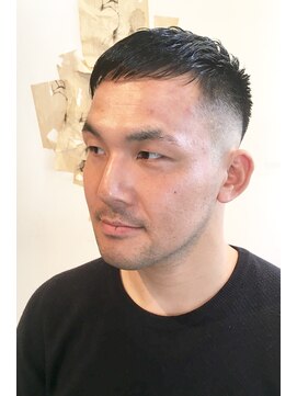 メリケンバーバーショップ コウベ(MERICAN BARBERSHOP KOBE) ビジカジアーバン刈り上げにイメチェン
