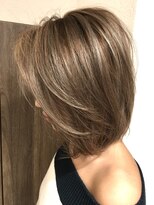 オリ(‘Oli)&nbsp;ショートボブ＿フォギーベージュ