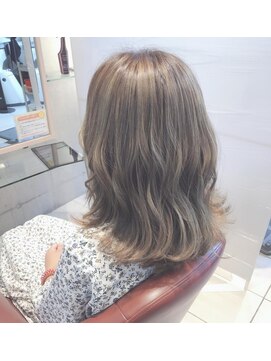 エム インターナショナル 春日部本店(EMU international) 3Dハイライトで透明感たっぷりミルクティーベージュ