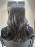 グレイヘアもオススメ！シークレットハイライト×グレージュ