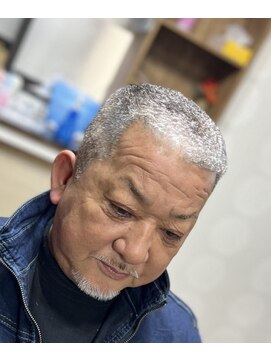 ピシャッとニ代目銀二郎 パンチパーマ