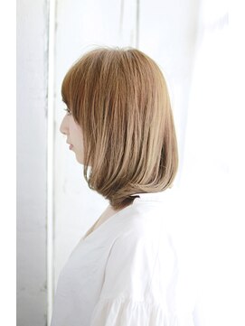 シュシュット(chouchoute) 斜めバングデザインカラーシルキーベージュグレージュカラー/152