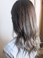 リコラックスビー(LICO LUXBE)&nbsp;グレージュ毛流れレイヤーカット_グレージュカラー