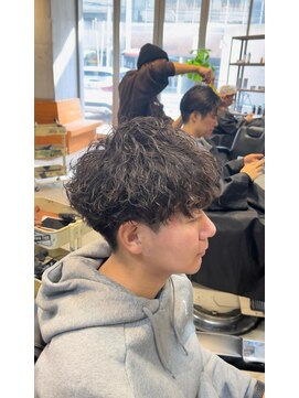 クオンヒール 堺筋本町店(QUON HEAL) スペインカール/スパイキーショート/フェザーパーマ/刈り上げ
