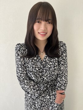 エテレ(etele) etele 奥村梨央が叶える"透明感ハイライト×花柄ワンピース"