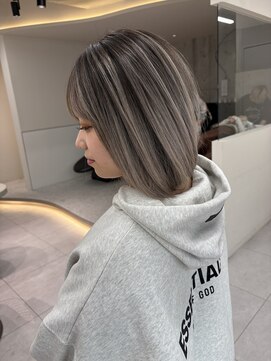 ロンドルピナス 小倉(Lond Lupinus) ブルーブラック/ワイドバング/美髪のススメ/外ハネボブ/北九州