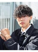 スペインカールスパイキーショートブルーブラックフェザーパーマ