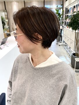 ステアケース 武蔵小杉店(stair:case) 大人ショート/ショートボブ/白髪ぼかしハイライト/武蔵小杉