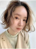 イメチェン/ホワイトブロンド/外ハネボブ/ワイドバング/表参道