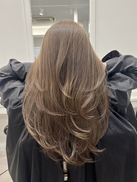 ヴィア 京都烏丸(Via) レイヤーカット 白髪ぼかし ハイライト ケアブリーチ 髪質改善