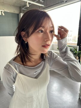 アム(amu) 小顔カット/顔まわりカット/レイヤーカット/くびれミディアム