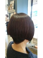 モノンクル(Mononcle)&nbsp;ナチュラルブラウンカラ－との相性ばっちりのグラデ－ションボブ