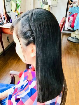 サクライ美容室 セミロング・ストレート