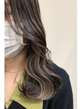 ルーツ(ROOTS) イヤリングカラー/アッシュベージュ×ホワイトアッシュ