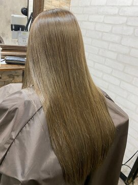 ハサミバイアトリエナガノ 千葉(8sami by atelier nagano) ショートボブ/センターパート/ツヤ髪/グラデーション/イヤリング