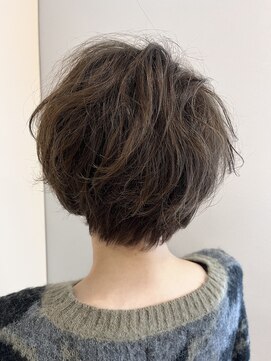 エレファントノーズ 短めパーマボブ