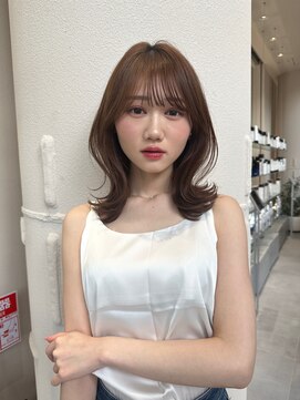 ミンクスオーバー(MINX OVER) オリーブベージュレイヤーカット/ウェットヘア/デザインカラー