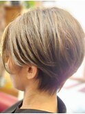 ショートボブ