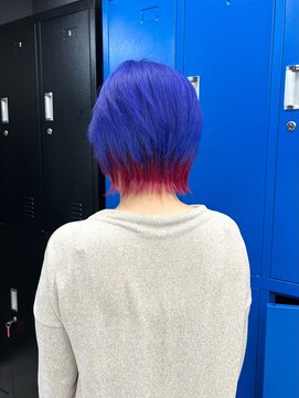 ホワイト 梅田(white) #ショートウルフ×青×赤ピンク