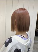 ショートボブ/ダブルカラー/ベージュ/切りっぱなしボブ/すっきり