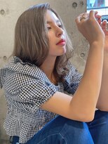 ルービック(Rubik's)&nbsp;大人可愛いくびれミディ（かきあげグレージュカラー）