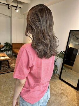 メリー オオサカ(Merly Osaka) 大人可愛いダークトーンなバレイヤージュ_ash brown_