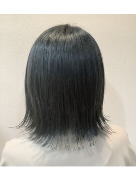 ルーシィヘアークラブ ブリーチオンカラー　ブルーグレー