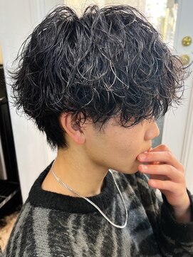 ウェイビーエフティフィフス 横浜西口(WAVEY ft.fifth) ツイストスパイラルパーマ波巻きスパイラル刈り上げマッシュ